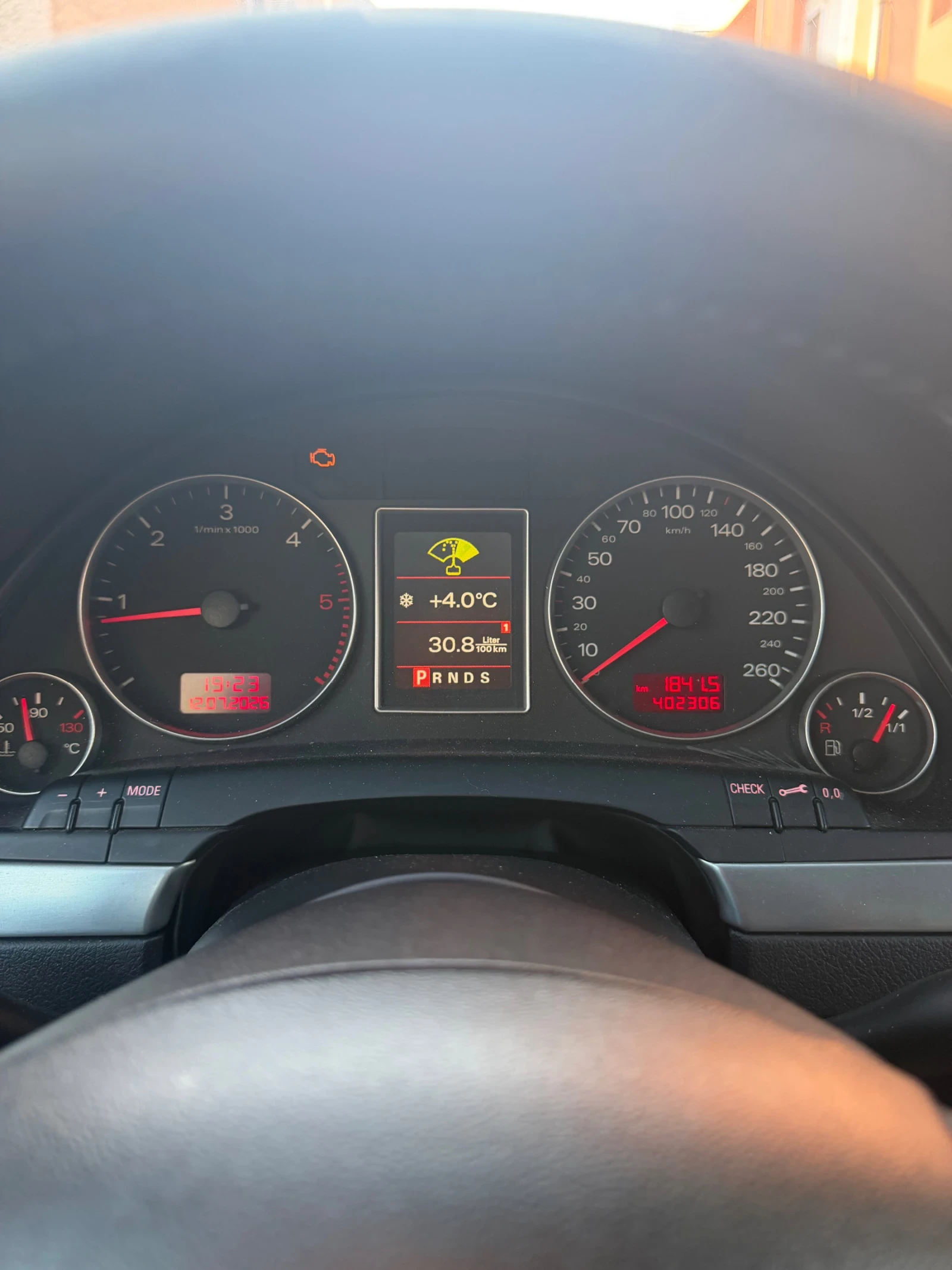 Audi A4 3.0 TDI, снимка 5 - Автомобили и джипове - 55252257