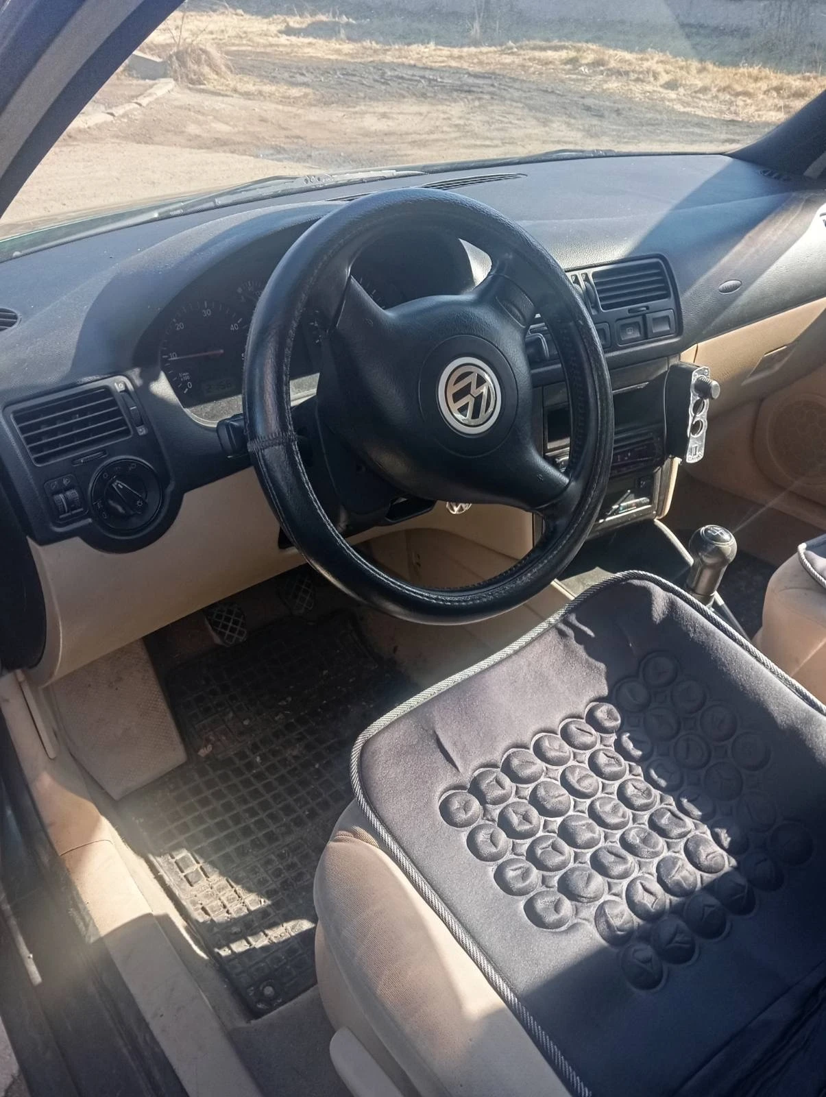 VW Bora, снимка 4 - Автомобили и джипове - 55645713