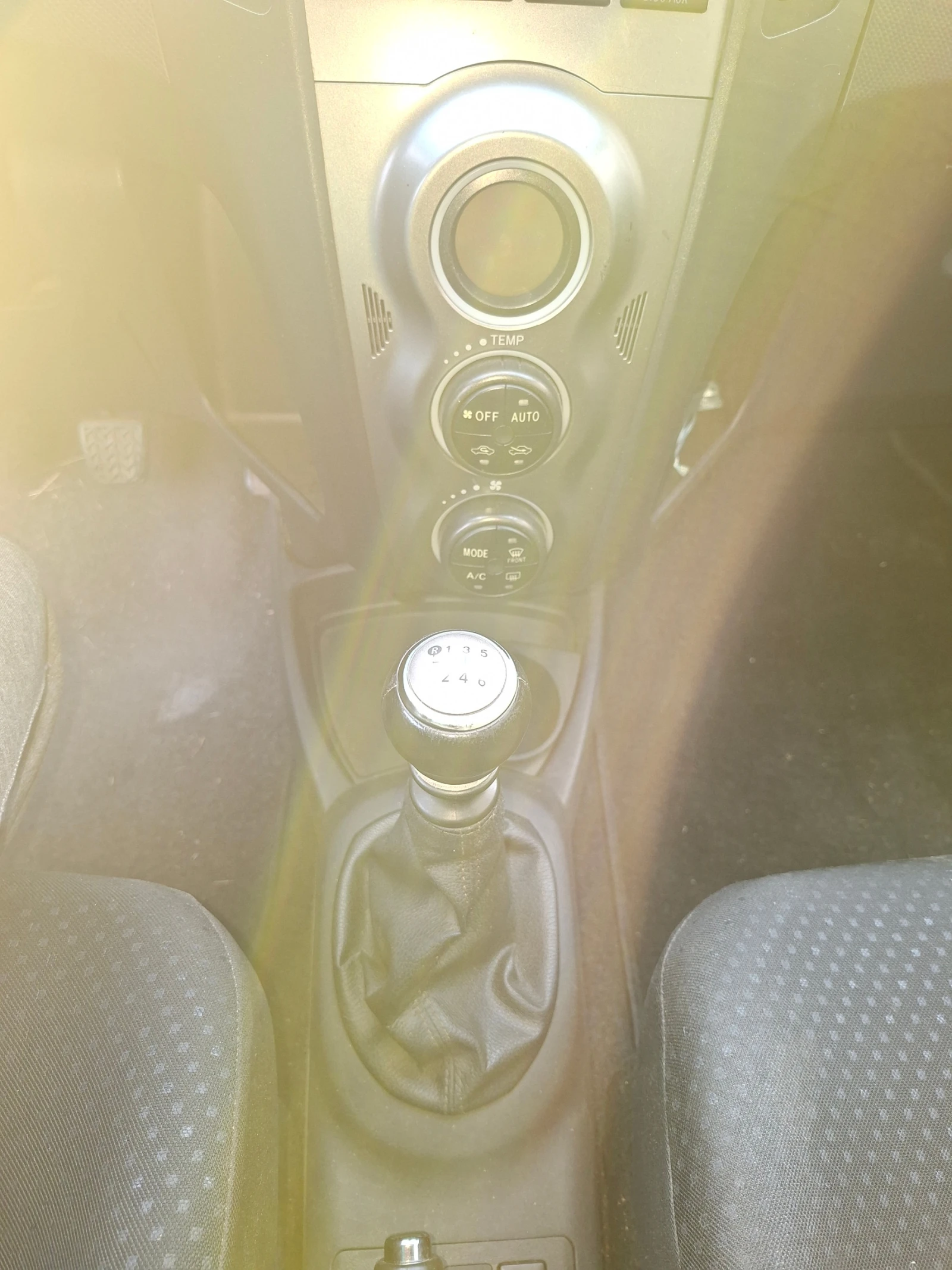 Toyota Yaris 1, 33 VVT-i, снимка 17 - Автомобили и джипове - 56022897