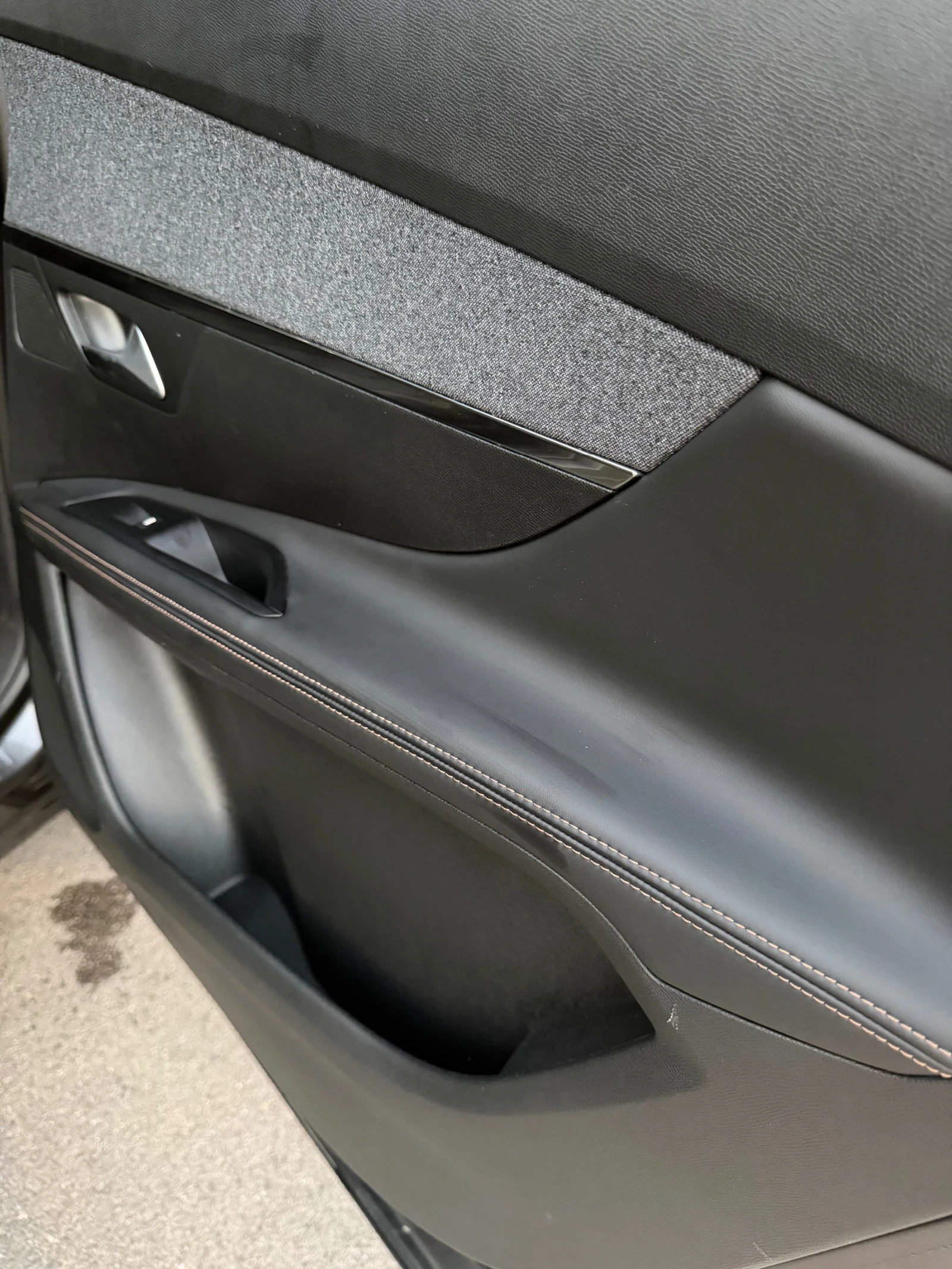 Peugeot 5008, снимка 13 - Автомобили и джипове - 56023729
