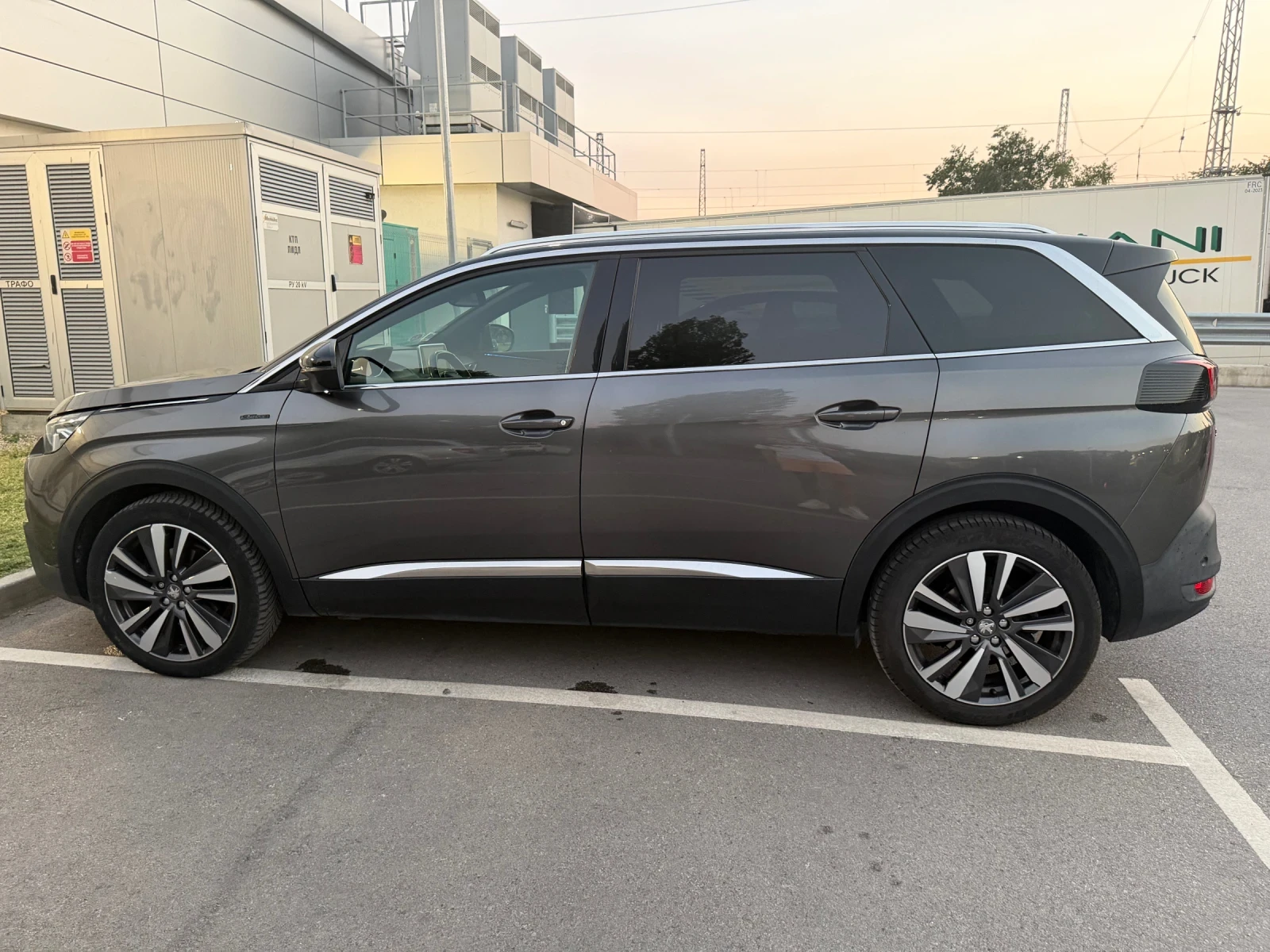 Peugeot 5008, снимка 4 - Автомобили и джипове - 56023729