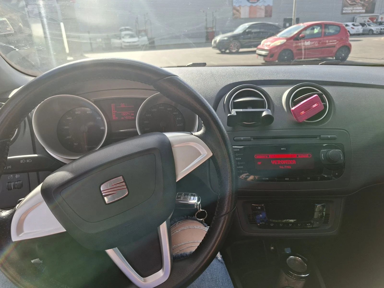 Seat Ibiza, снимка 8 - Автомобили и джипове - 56043135