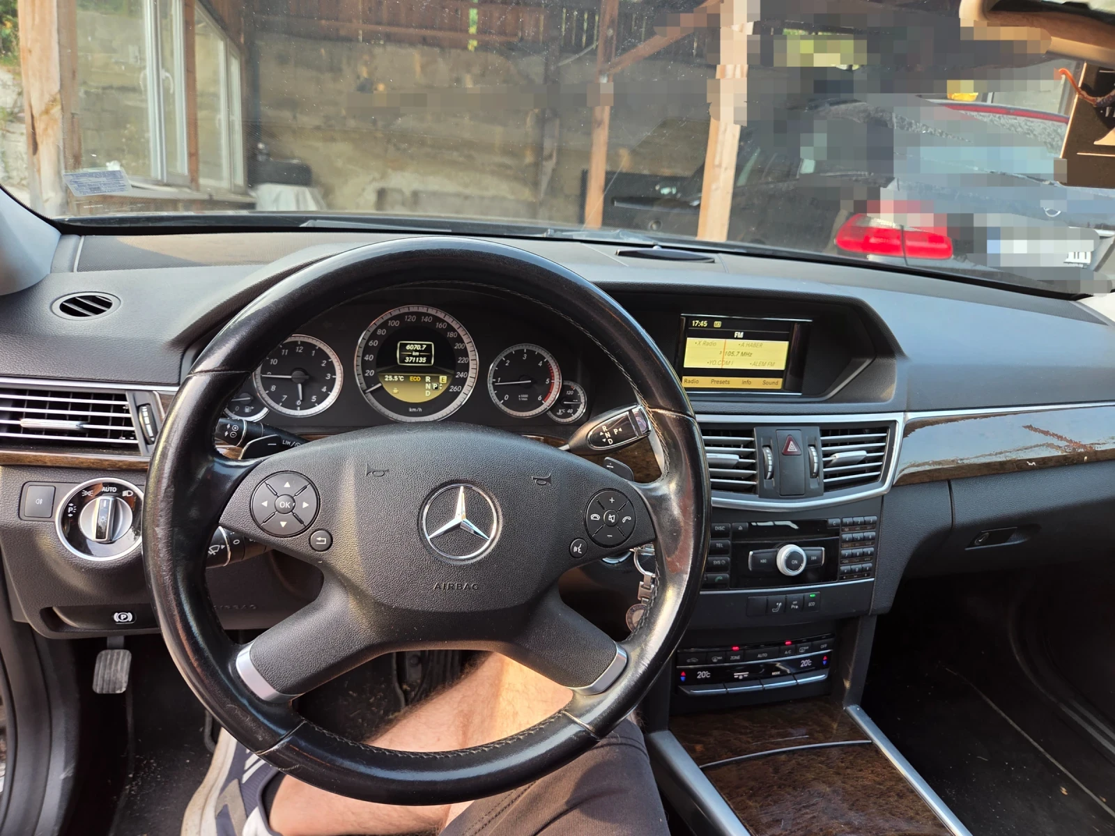 Mercedes-Benz E 220, снимка 9 - Автомобили и джипове - 56047146