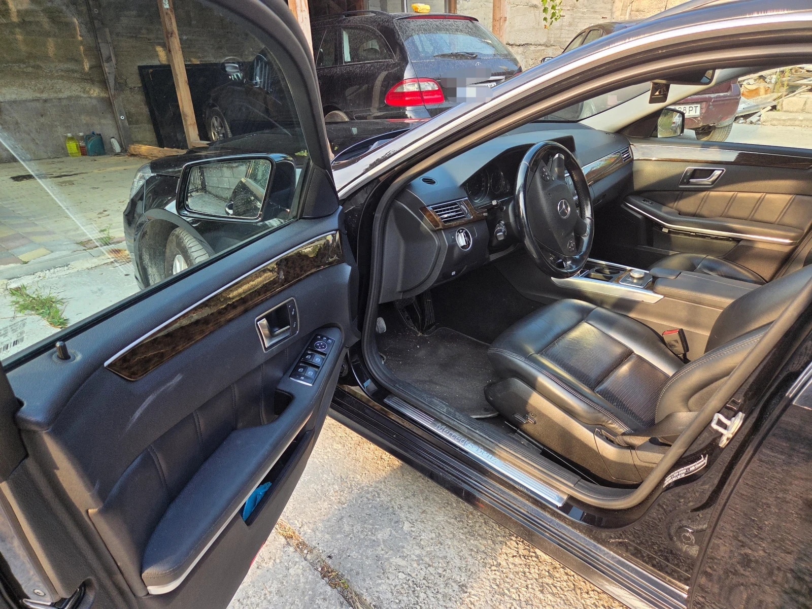 Mercedes-Benz E 220, снимка 10 - Автомобили и джипове - 56047146