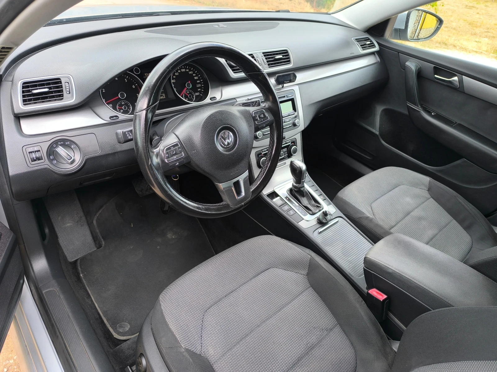 VW Passat 1.4 TSI Metan Обслужен, снимка 15 - Автомобили и джипове - 56180527