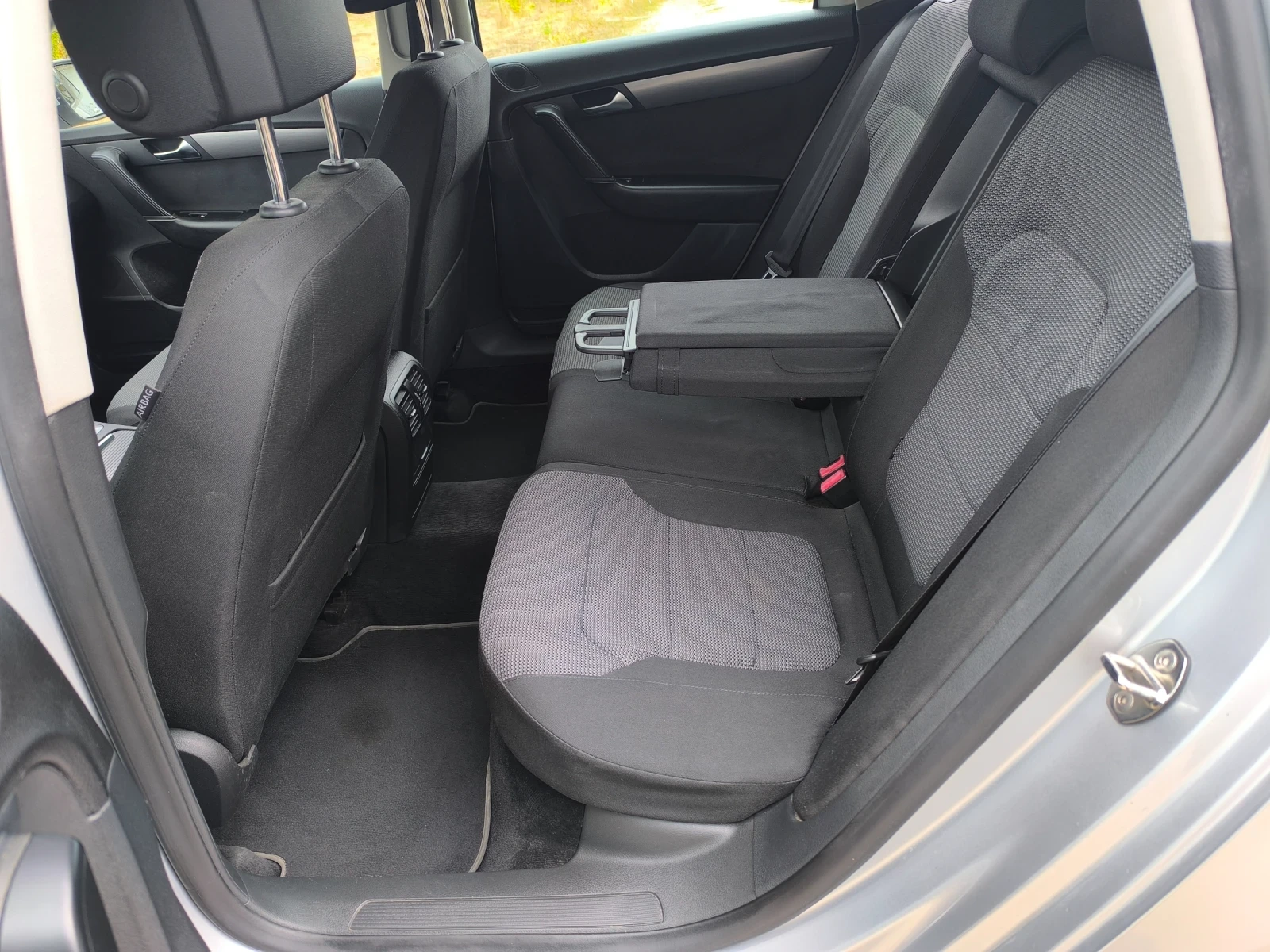 VW Passat 1.4 TSI Metan Обслужен, снимка 16 - Автомобили и джипове - 56180527