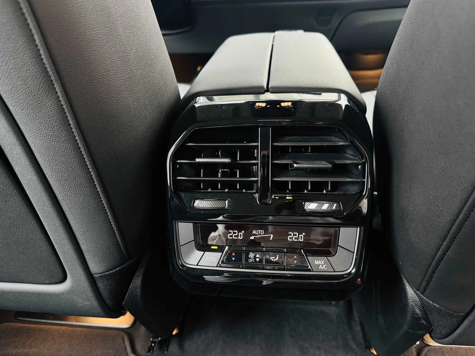 BMW iX 50/xDRIVE/523HP/MSPORT/360/HUD/H&K/KLESS/918z | Mobile.bg � ����������� 13