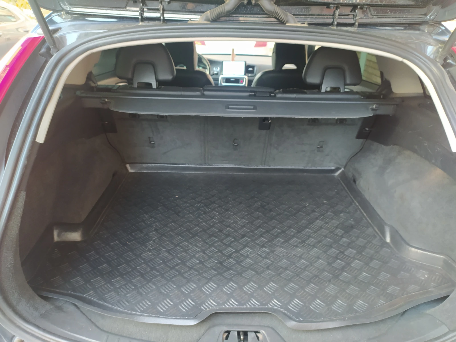 Volvo V60 D4 AWD Автоматик, снимка 14 - Автомобили и джипове - 56659837