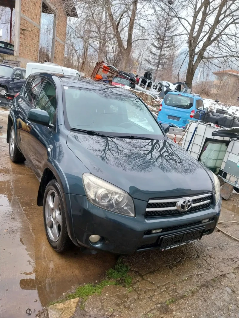 Toyota Rav4 2.2 D-4D, снимка 1 - Автомобили и джипове - 49280009