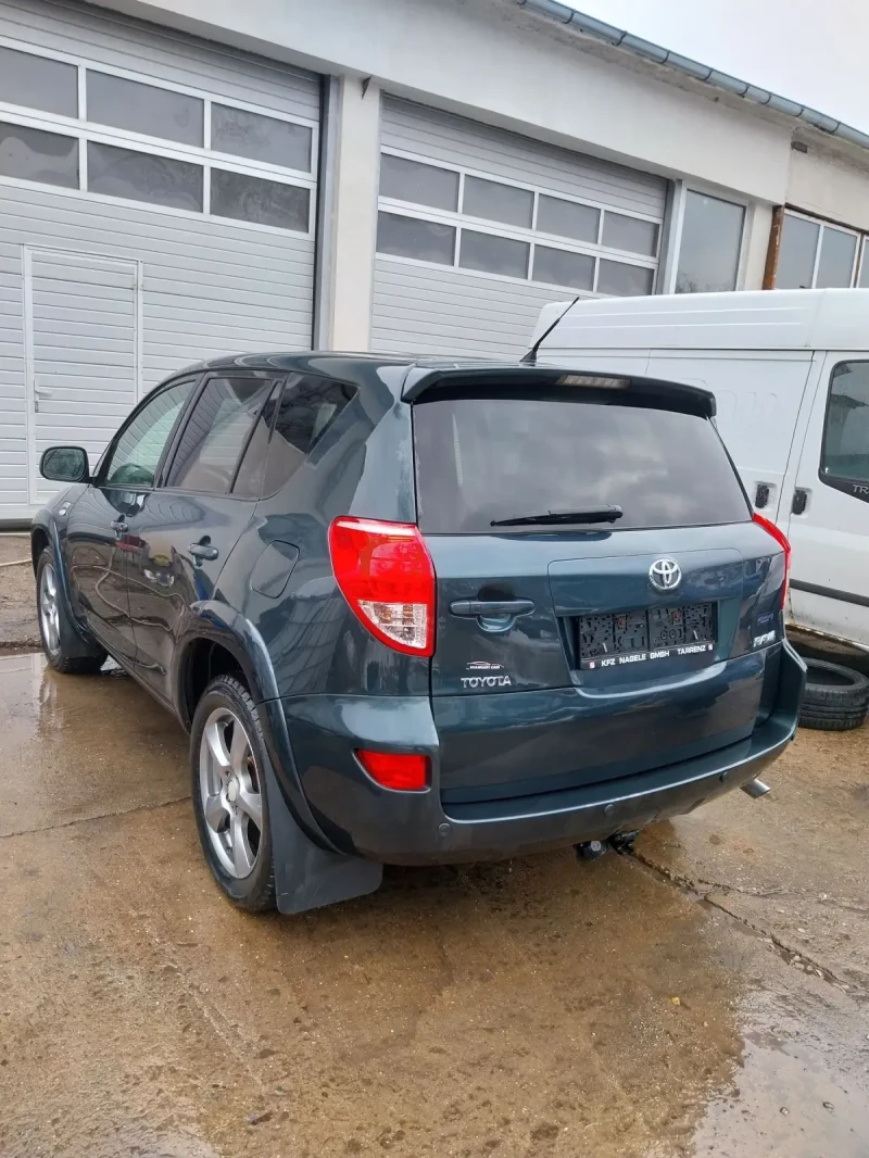 Toyota Rav4 2.2 D-4D, снимка 3 - Автомобили и джипове - 49280009