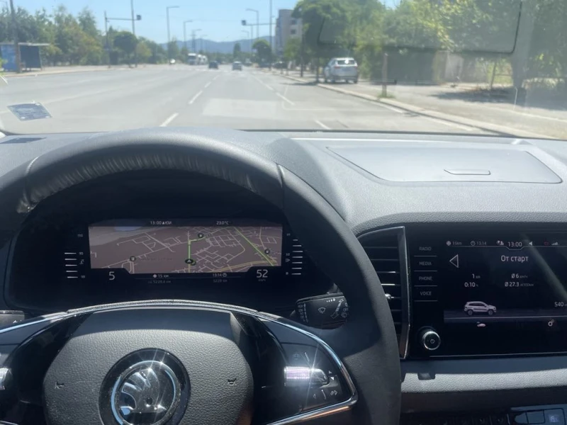 Skoda Karoq 1.5 TSI Гаранционна и обслужена, снимка 4 - Автомобили и джипове - 52097511