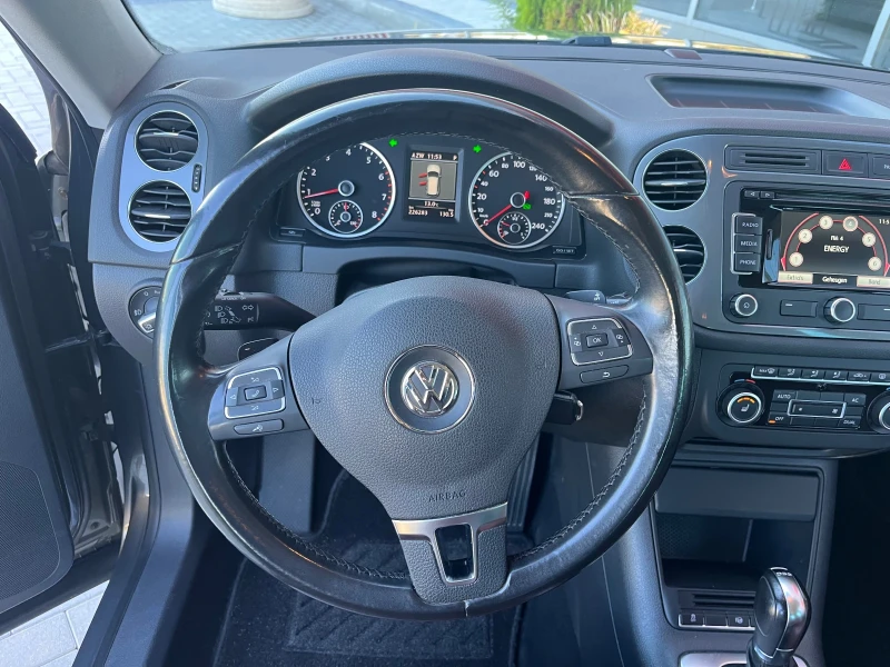 VW Tiguan 2.0TSI/Автоматик/4motion, снимка 12 - Автомобили и джипове - 52238771