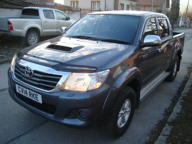 Toyota Hilux 2.5d-4d, снимка 3 - Автомобили и джипове - 47513291