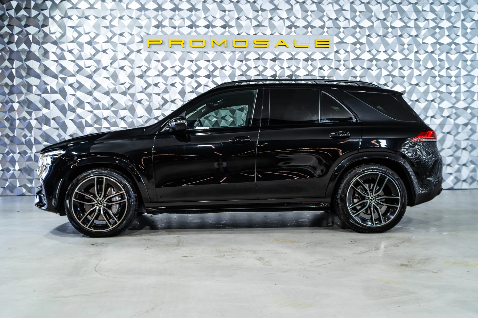 Mercedes-Benz GLE 400 d 4M AMG* Night* Pano* Burm - изображение 3