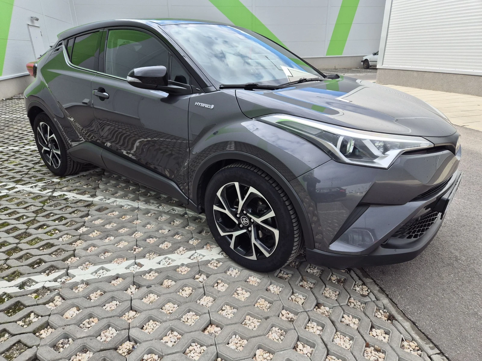 Toyota C-HR 1.8 Hybrid  - изображение 4