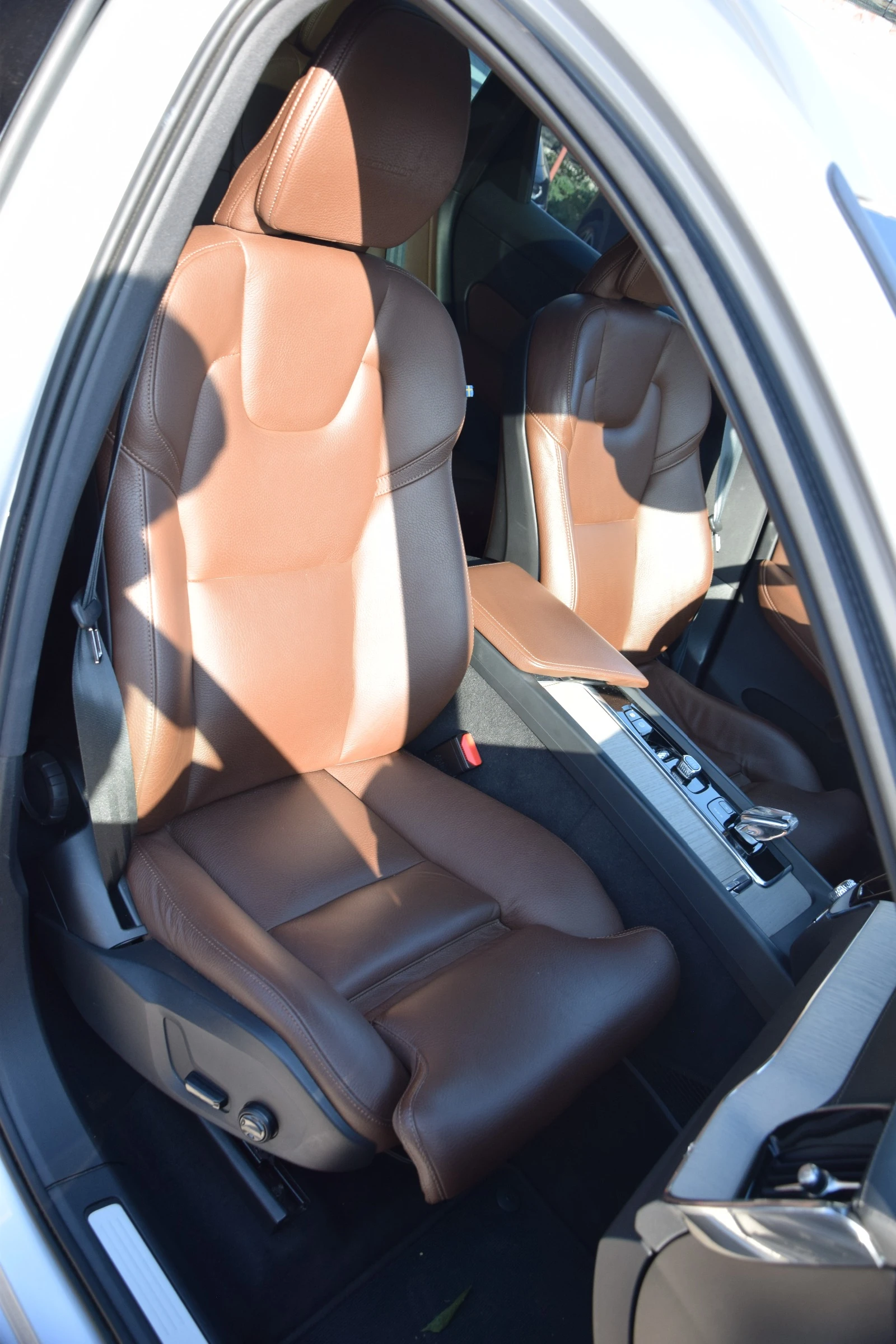 Volvo XC60 inscription - изображение 10