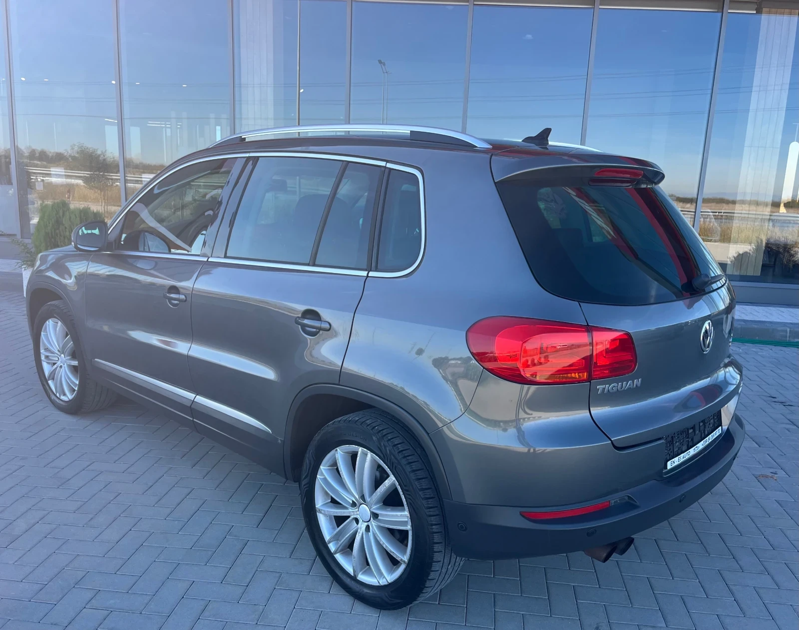 VW Tiguan 2.0TSI/Автоматик - изображение 6