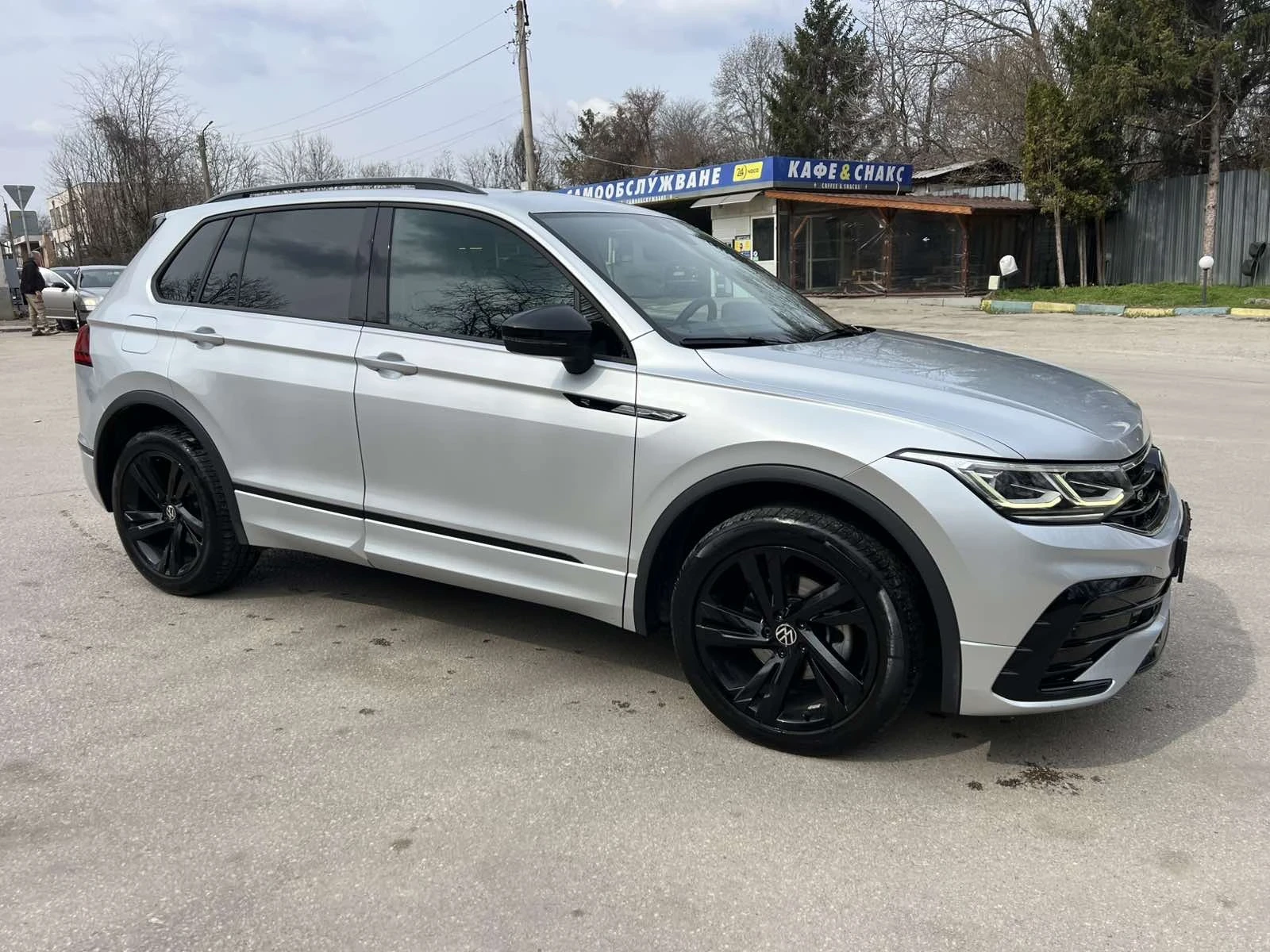 VW Tiguan 4 motion, R line, снимка 7 - Автомобили и джипове - 53659778