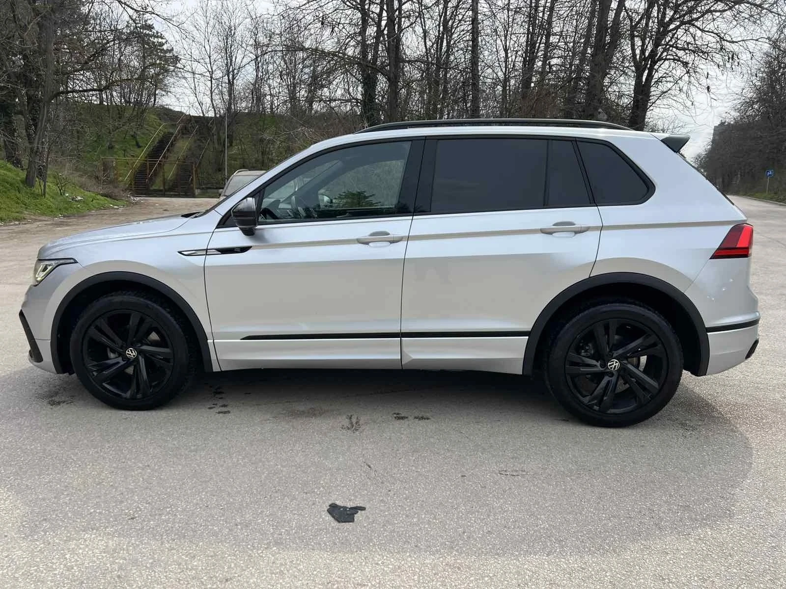 VW Tiguan 4 motion, R line, снимка 4 - Автомобили и джипове - 53659778