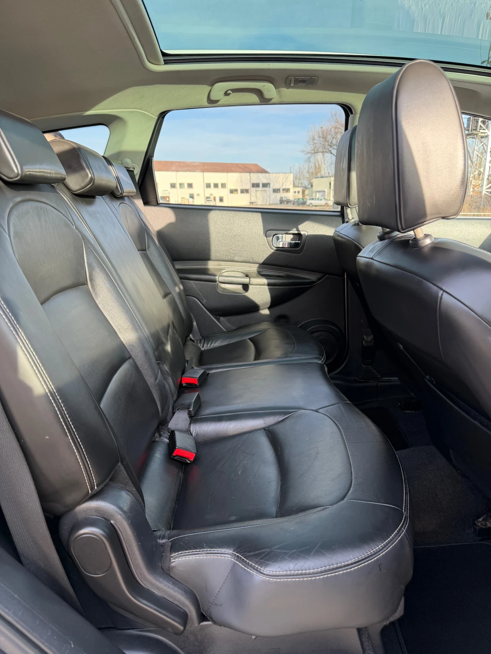 Nissan Qashqai 2.0D 4x4 7 МЕСТА, снимка 9 - Автомобили и джипове - 53806156