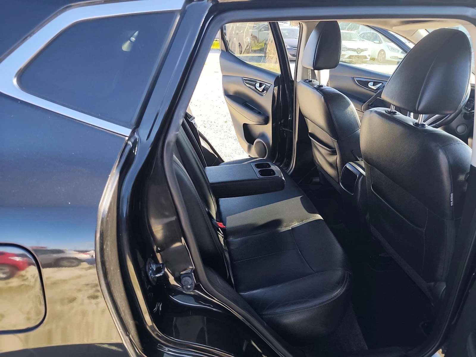 Nissan Qashqai 1.5DCI, 110кс, Италия, снимка 10 - Автомобили и джипове - 54156293