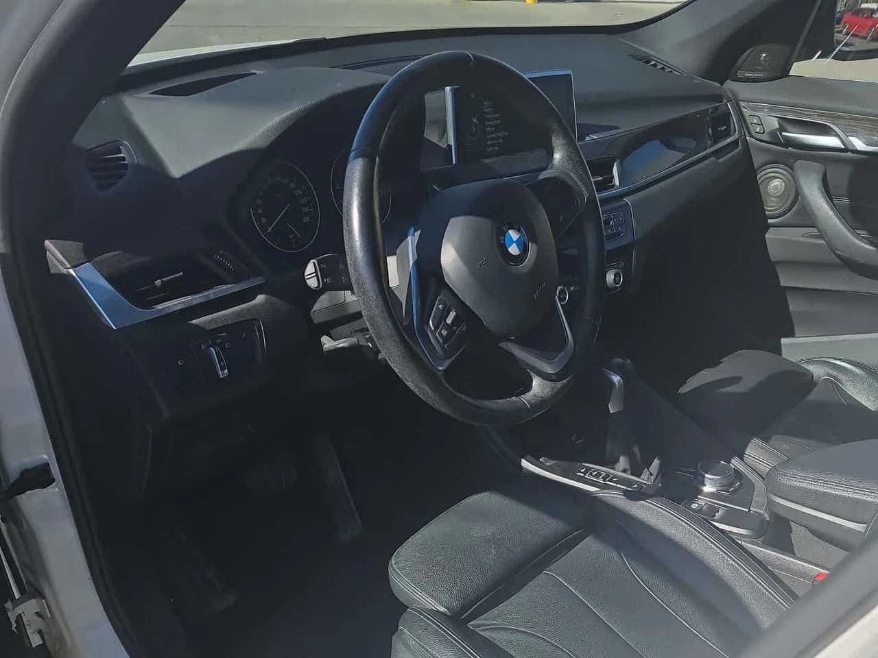 BMW X1 * xDrive28i * ПОДГРЕВИ* ПАНОРАМА* , снимка 5 - Автомобили и джипове - 54328614