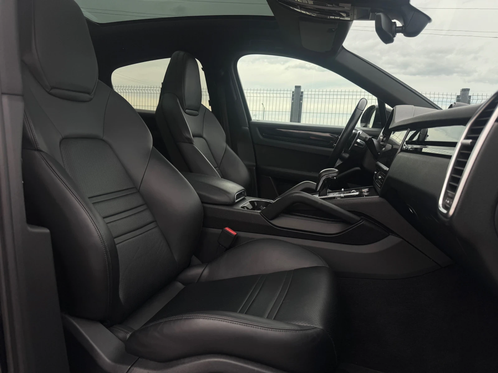 Porsche Cayenne Coupe plug in hybrid, снимка 14 - Автомобили и джипове - 54543359