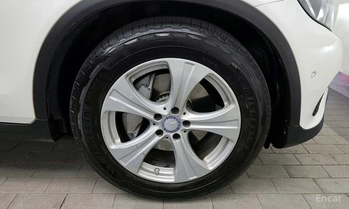 Mercedes-Benz GLC 220, снимка 5 - Автомобили и джипове - 54667072