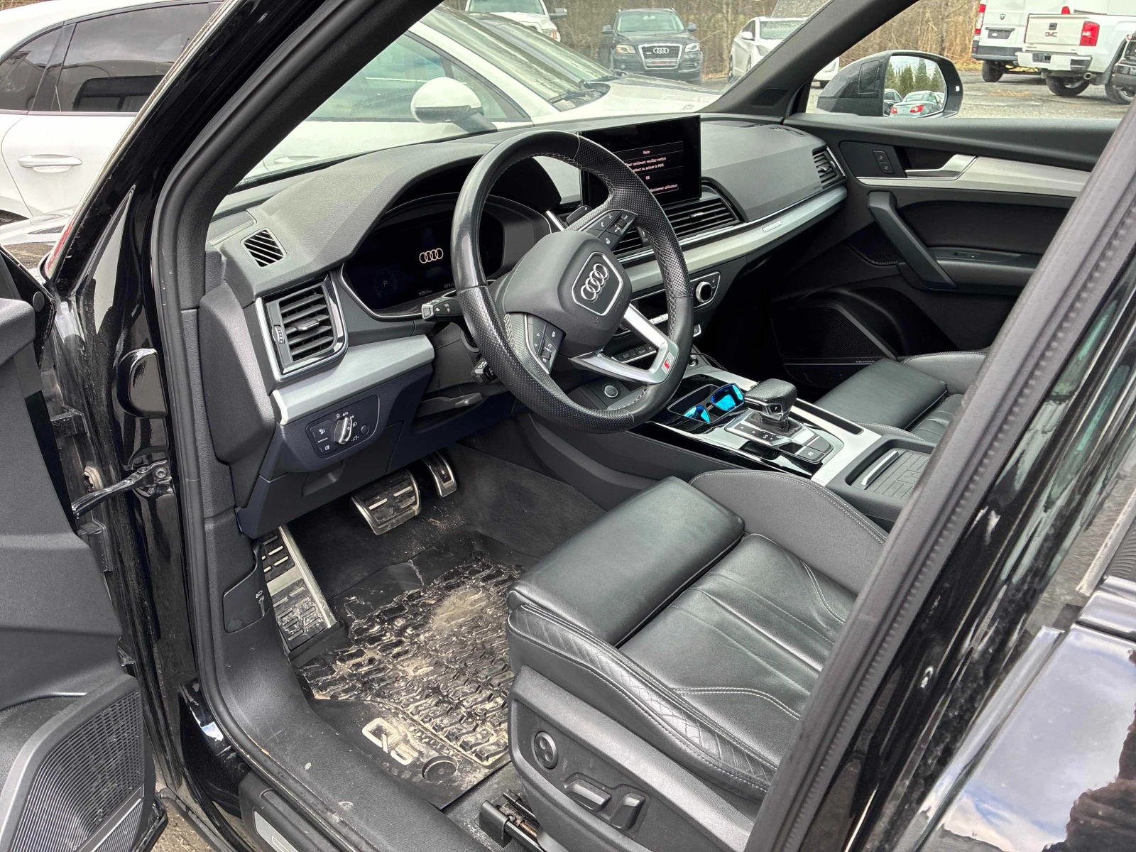 Audi Q3 Technik * CARFAX * АВТО КРЕДИТ * , снимка 6 - Автомобили и джипове - 54723142