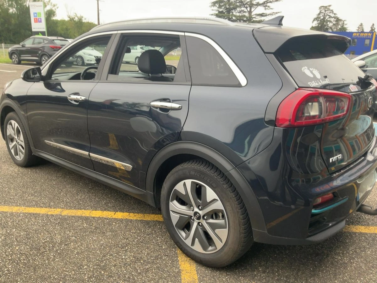 Kia Niro 64kw/204hp/Premium, снимка 2 - Автомобили и джипове - 55080055