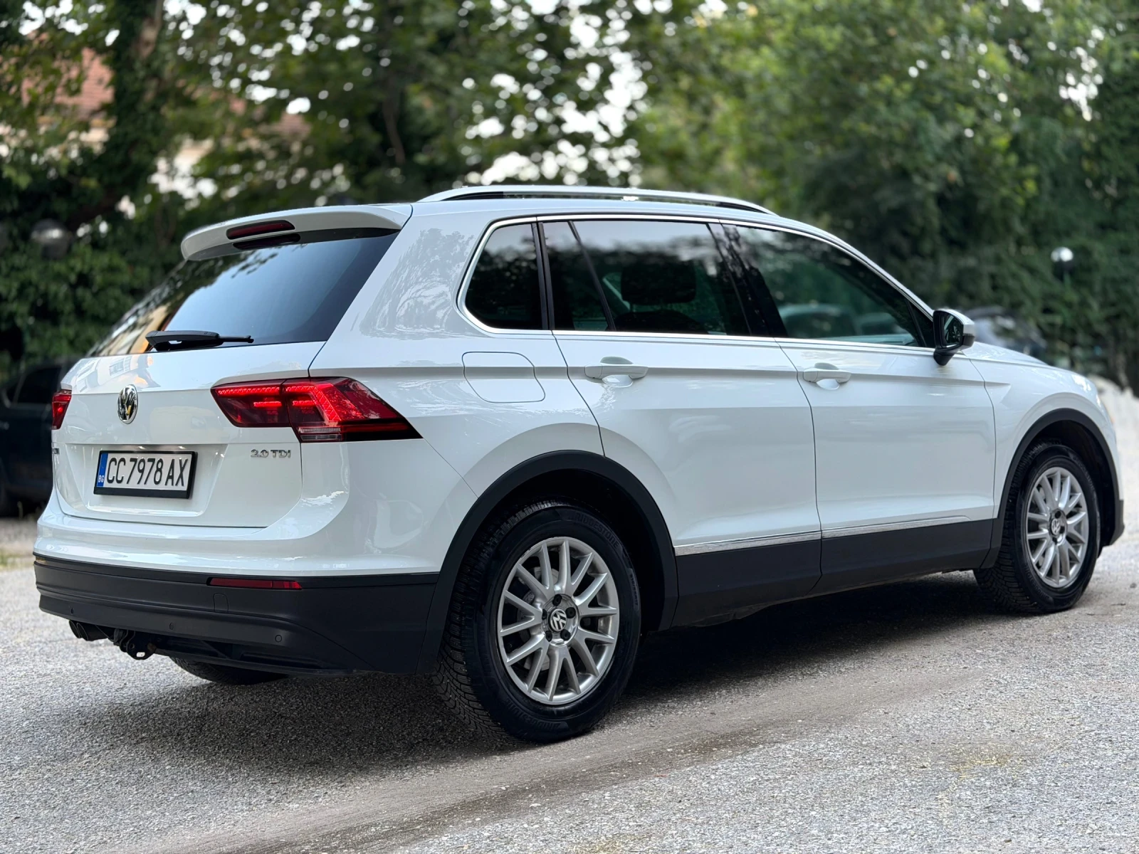 VW Tiguan 2.0 TDI, снимка 5 - Автомобили и джипове - 55478505