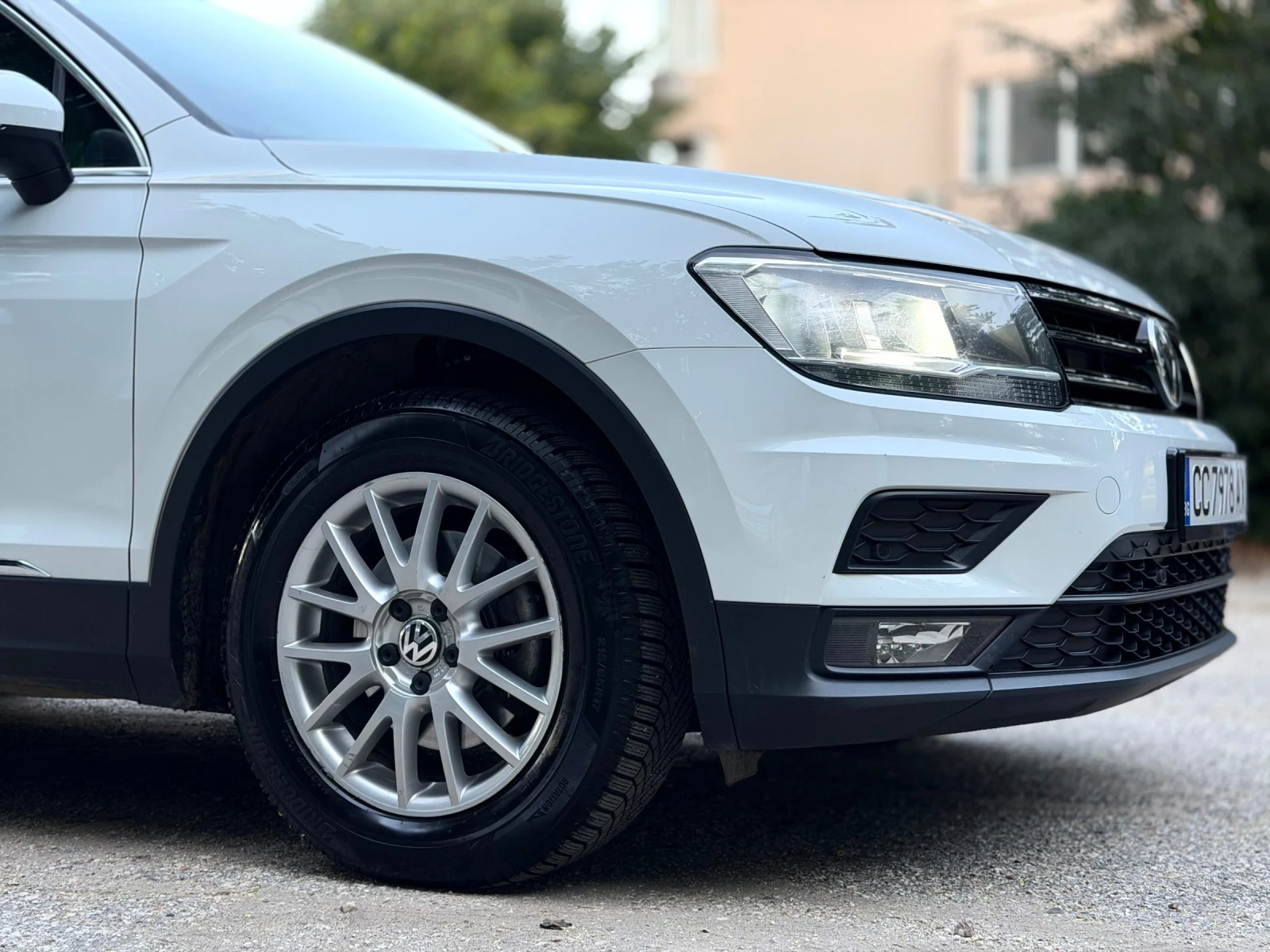 VW Tiguan 2.0 TDI, снимка 8 - Автомобили и джипове - 55478505