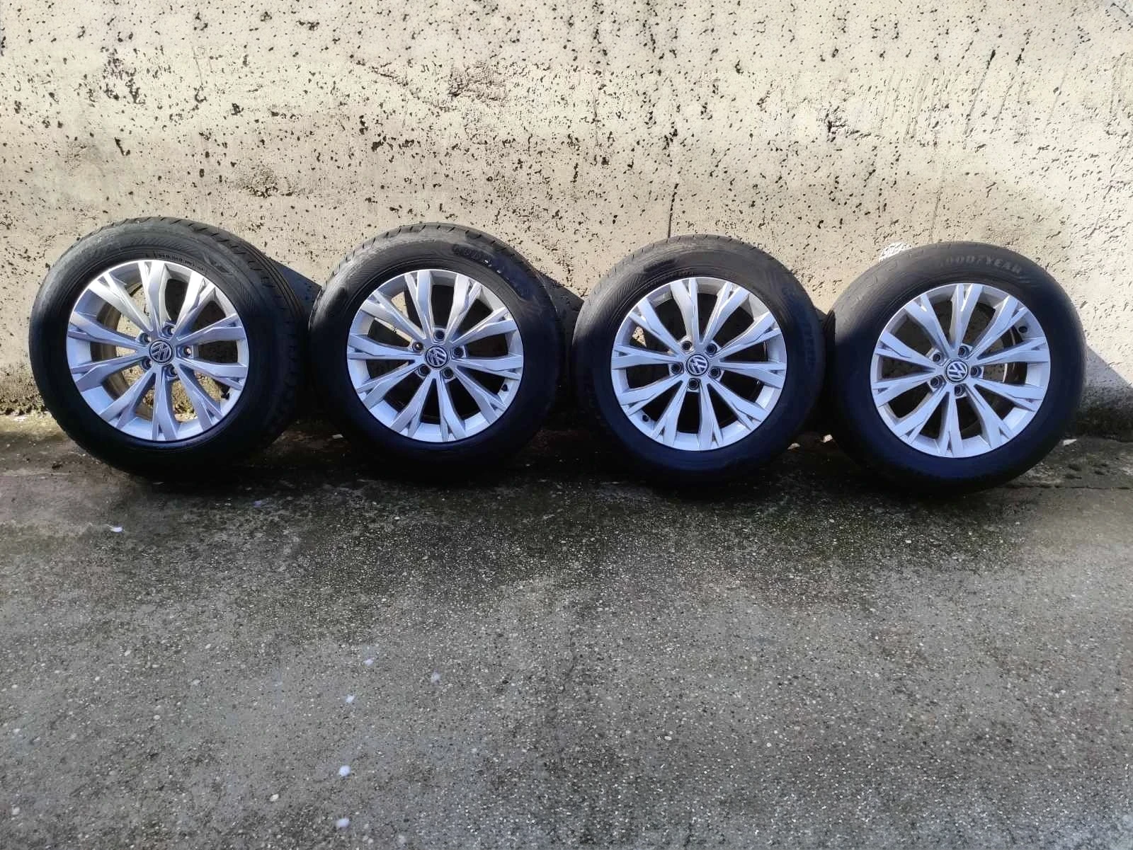 VW Tiguan 2.0 TDI, снимка 12 - Автомобили и джипове - 55478505