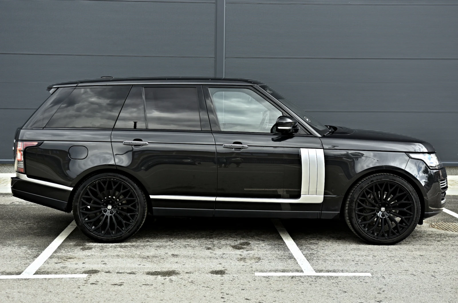 Land Rover Range rover 4.4SDV8/AUTOBIOGRAPHY/FULLEXTRAS/ЛИЗИНГ, снимка 4 - Автомобили и джипове - 55710421