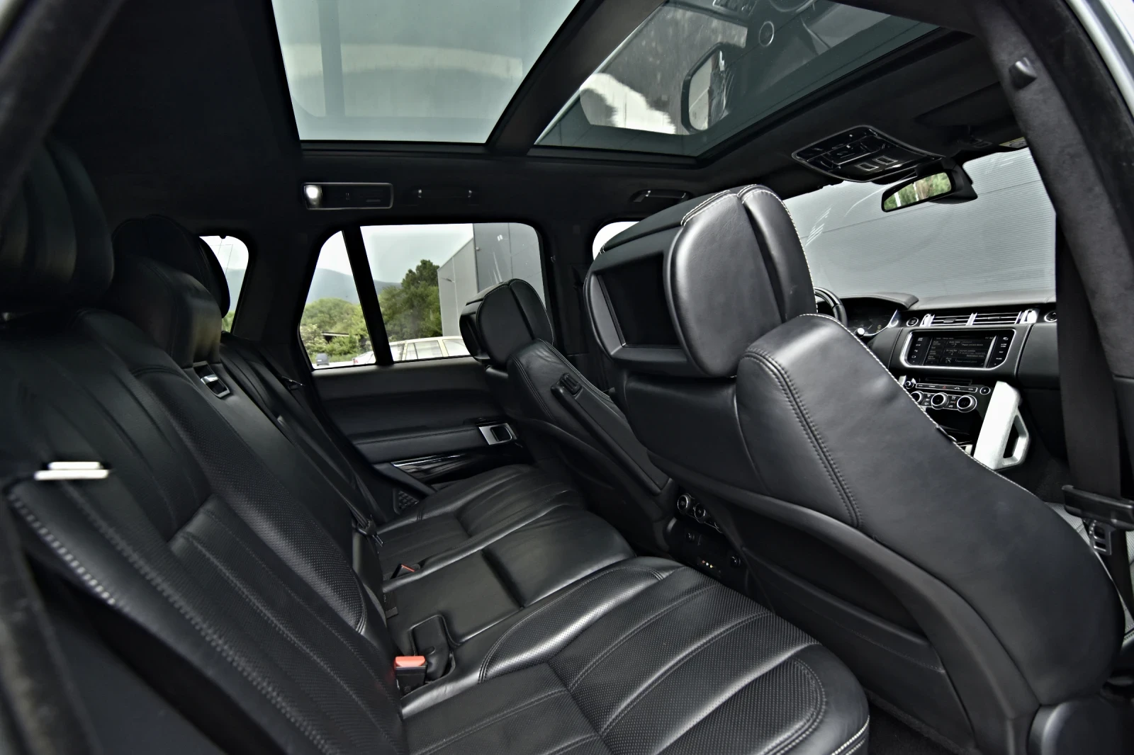 Land Rover Range rover 4.4SDV8/AUTOBIOGRAPHY/FULLEXTRAS/ЛИЗИНГ, снимка 11 - Автомобили и джипове - 55710421