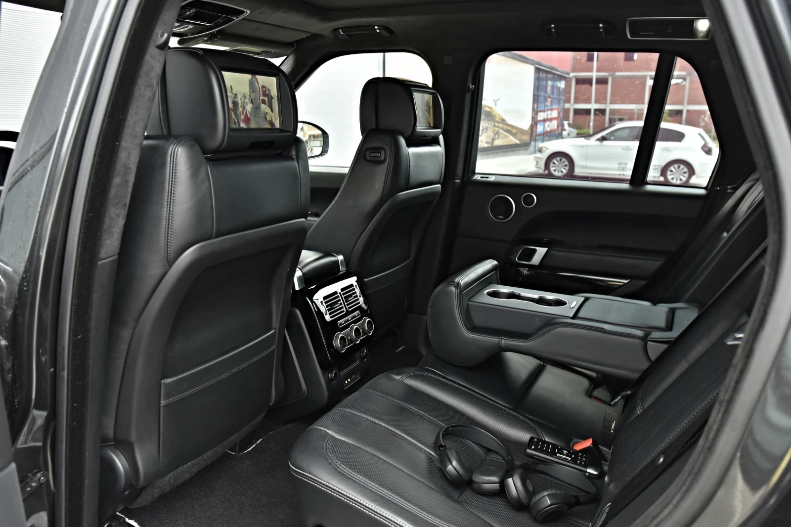 Land Rover Range rover 4.4SDV8/AUTOBIOGRAPHY/FULLEXTRAS/ЛИЗИНГ, снимка 9 - Автомобили и джипове - 55710421