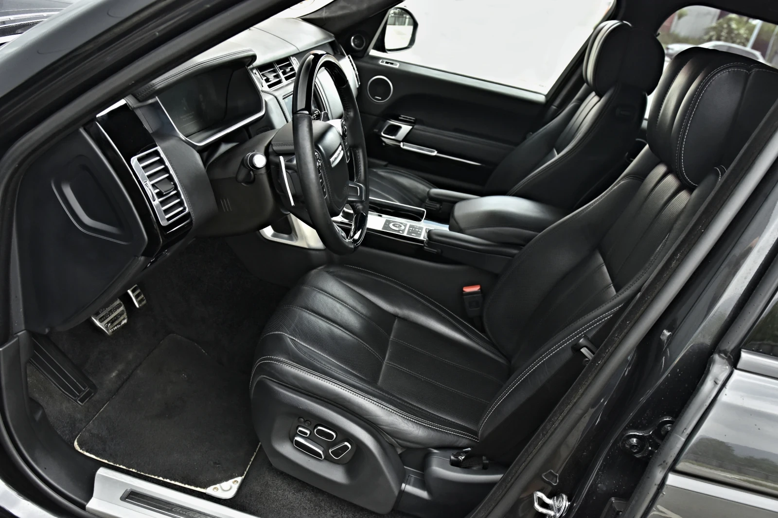 Land Rover Range rover 4.4SDV8/AUTOBIOGRAPHY/FULLEXTRAS/ЛИЗИНГ, снимка 15 - Автомобили и джипове - 55710421