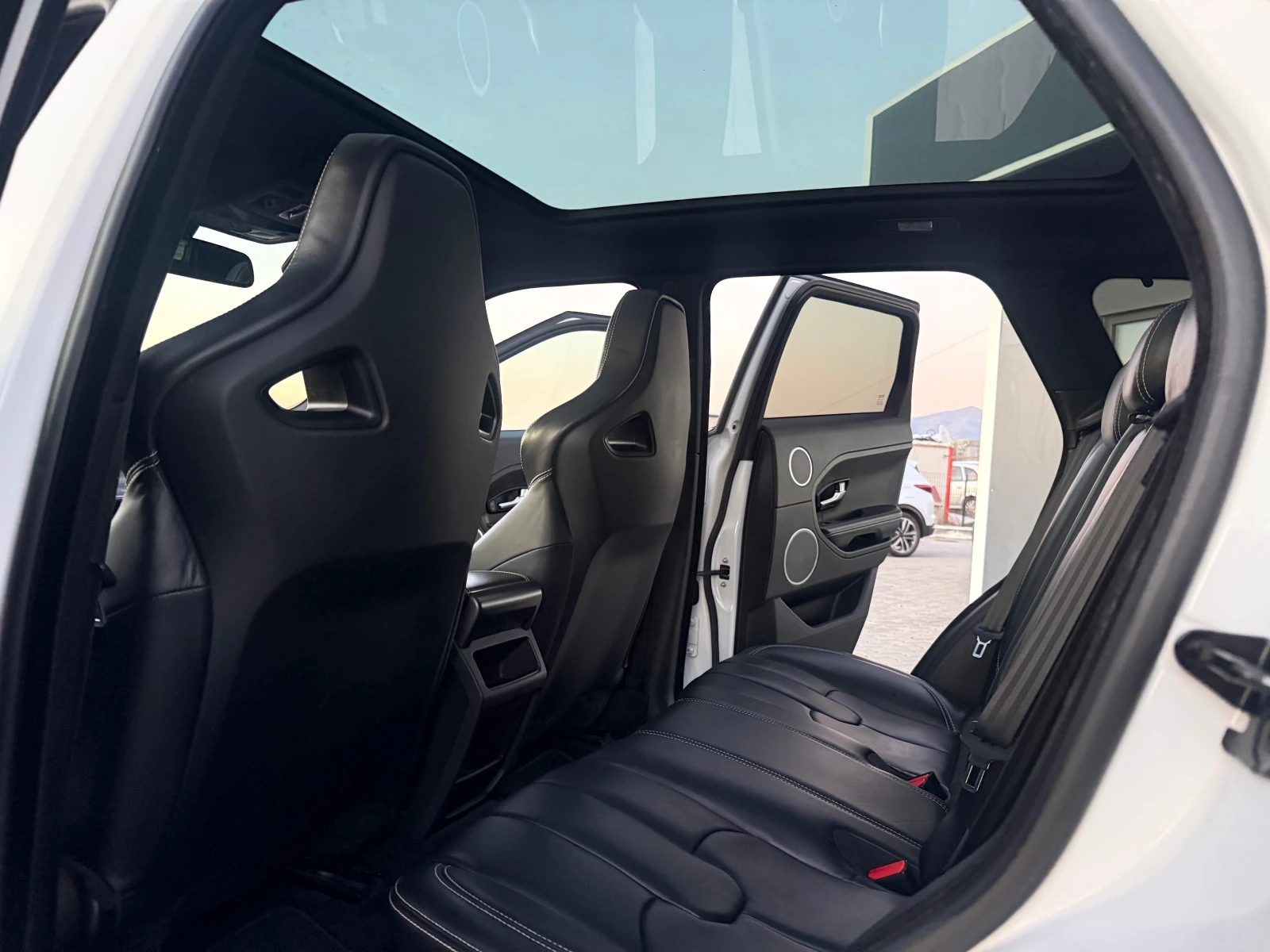 Land Rover Range Rover Evoque 2.2sd 4x4 Dynamic Собствен лизинг !!!, снимка 12 - Автомобили и джипове - 56575372