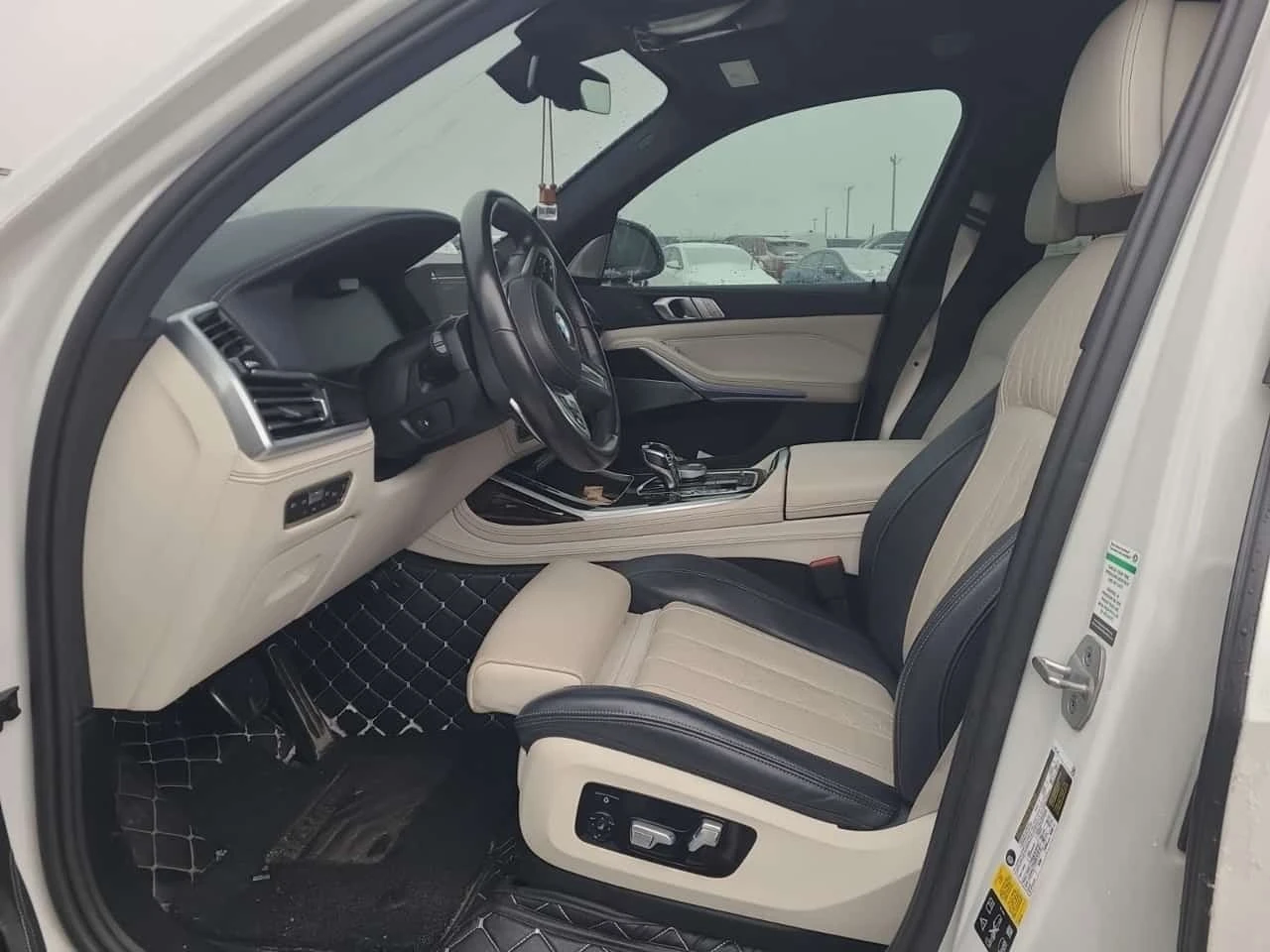 BMW X7 * M50I * CARFAX * , снимка 9 - Автомобили и джипове - 56672620