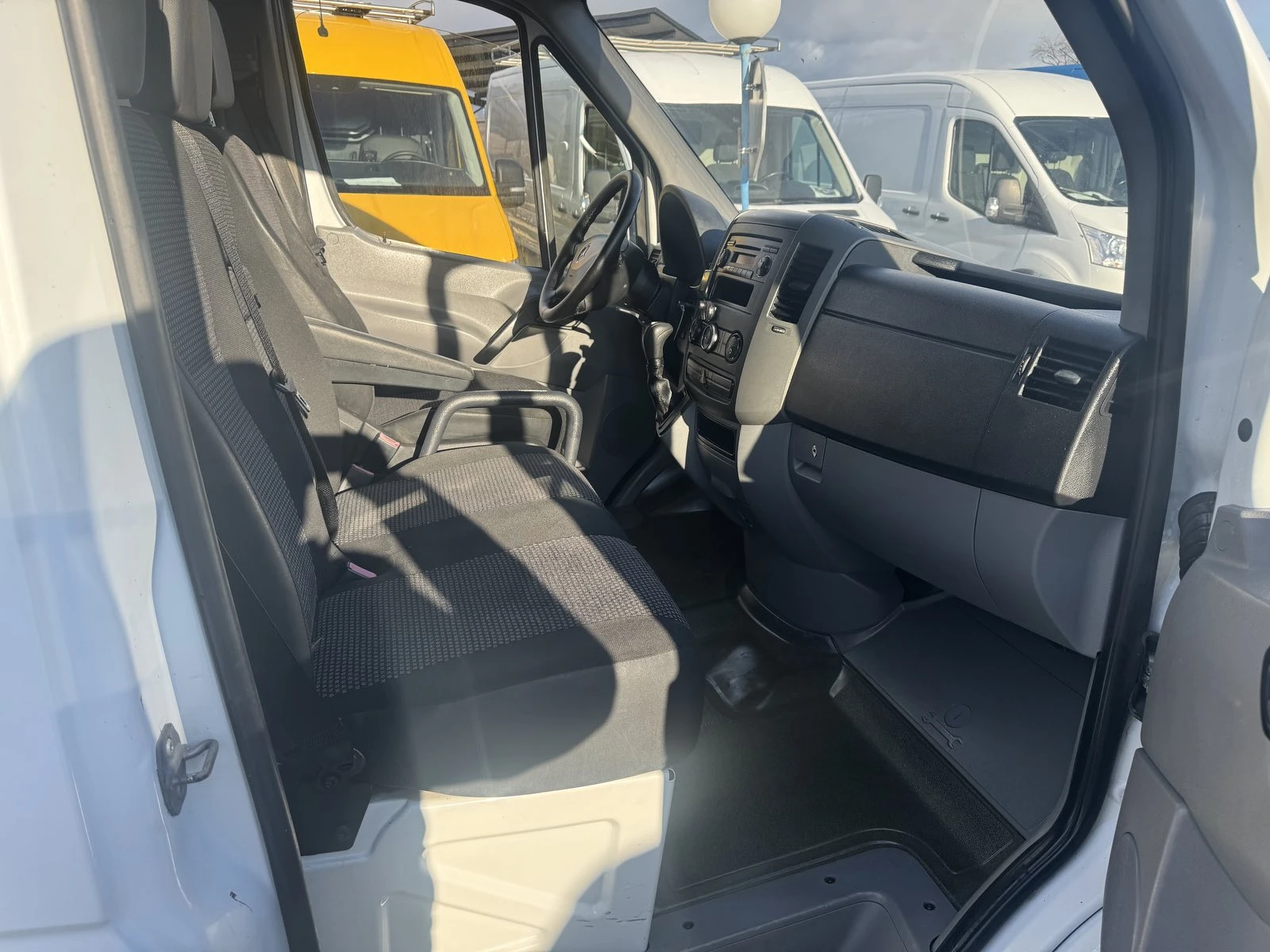 Mercedes-Benz Sprinter 311 ДВИГАТЕЛ 646 КЛИМА - изображение 9