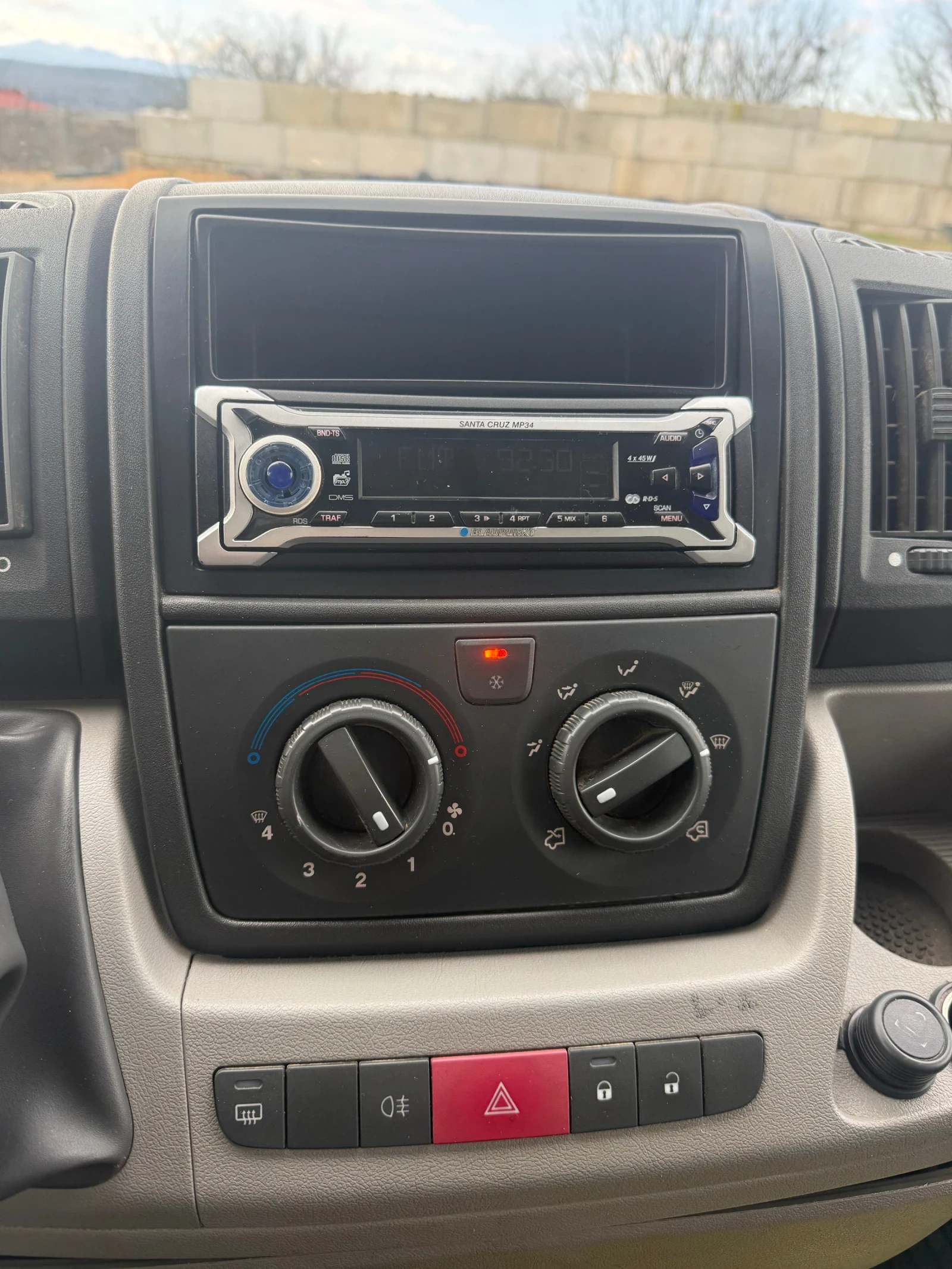 Peugeot Boxer 2.2 120 maxi klima - изображение 9