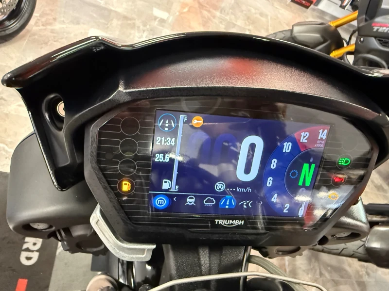 Triumph Speed Triple 1050S, снимка 8 - Мотоциклети и мототехника - 51026577