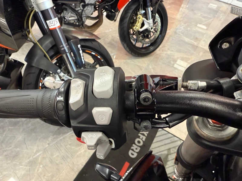 Triumph Speed Triple 1050S, снимка 15 - Мотоциклети и мототехника - 51026577