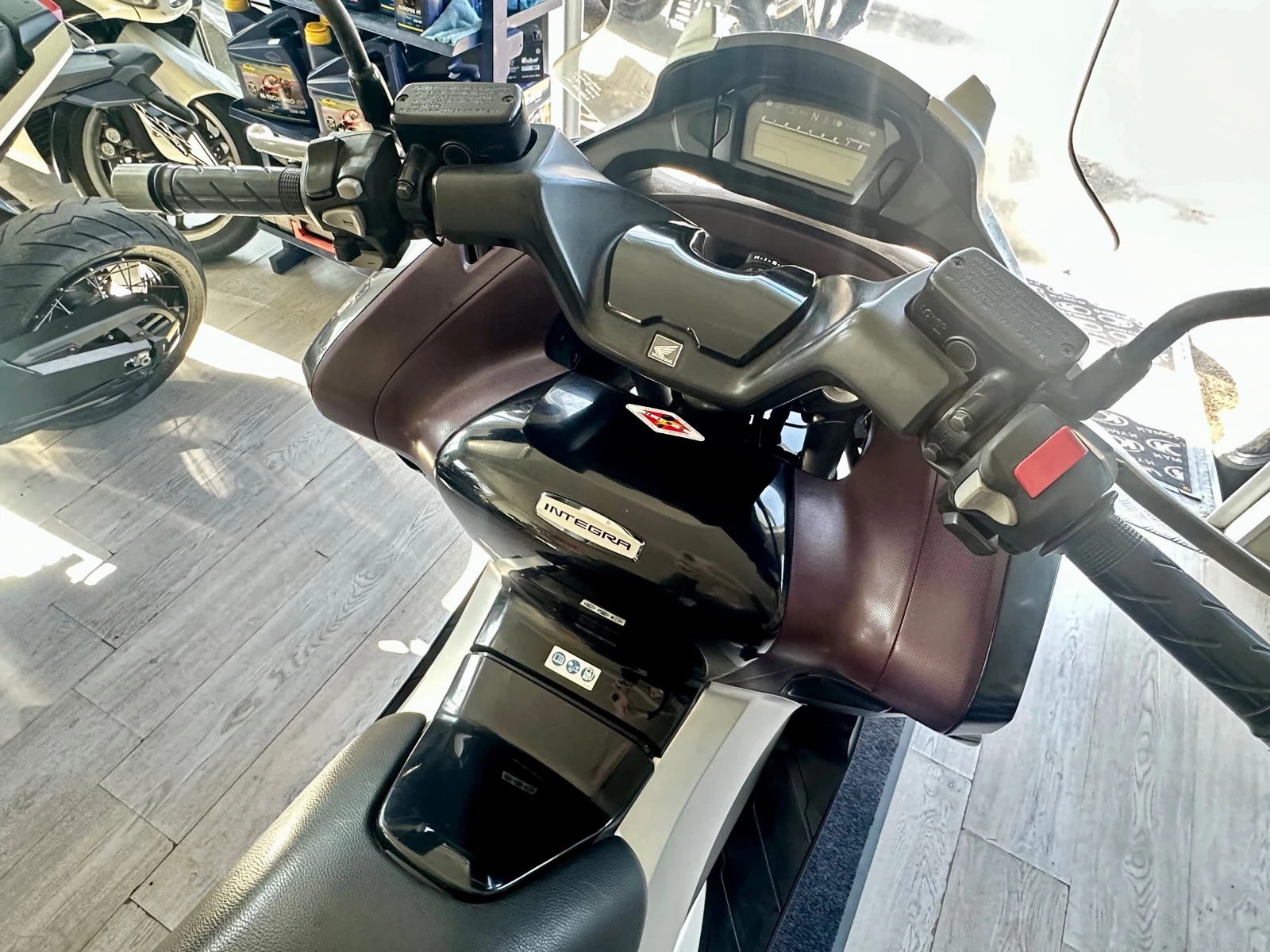 Honda Integra 700i ABS 03.2012г., снимка 9 - Мотоциклети и мототехника - 53837078