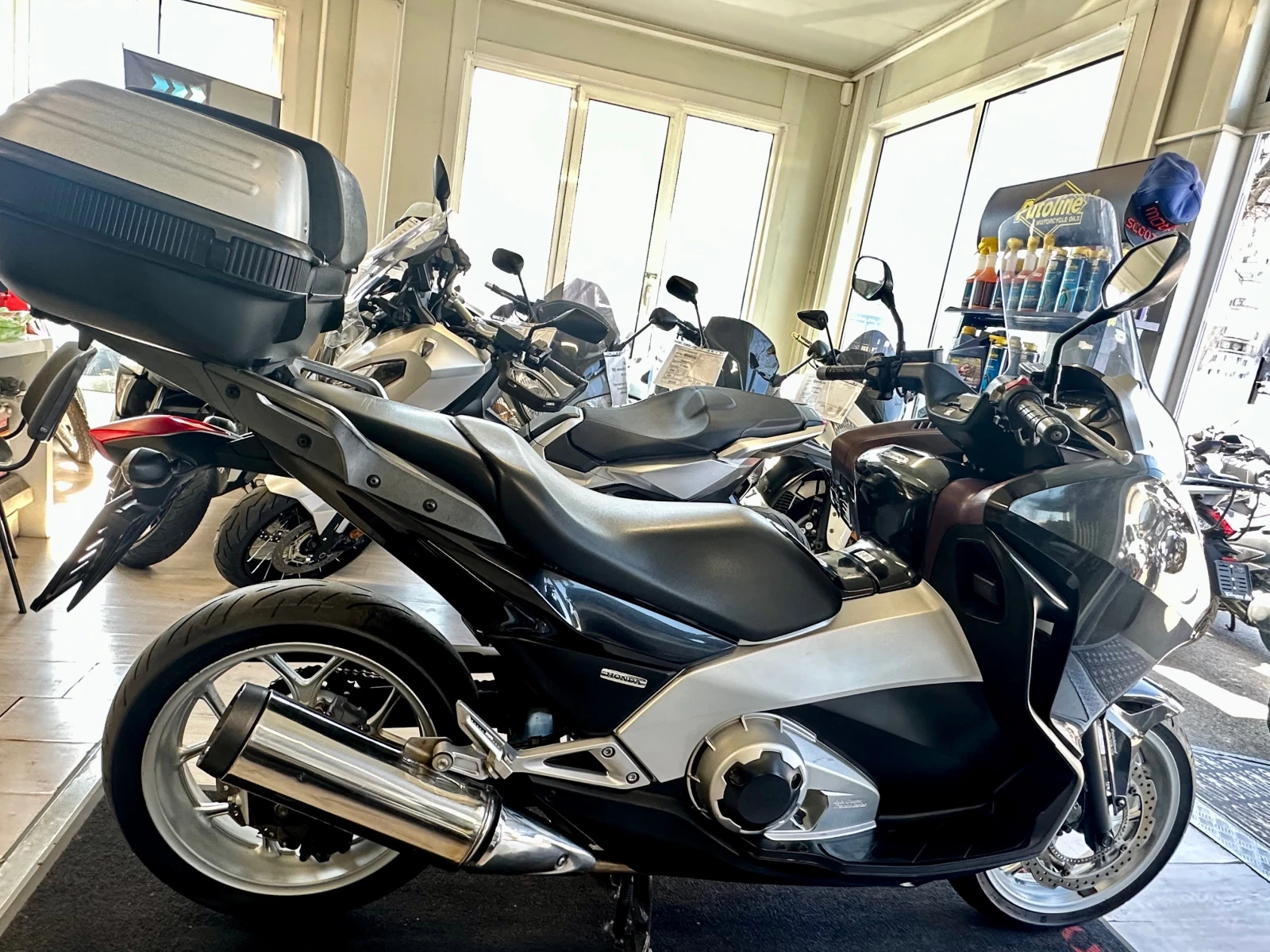 Honda Integra 700i ABS 03.2012г., снимка 15 - Мотоциклети и мототехника - 53837078