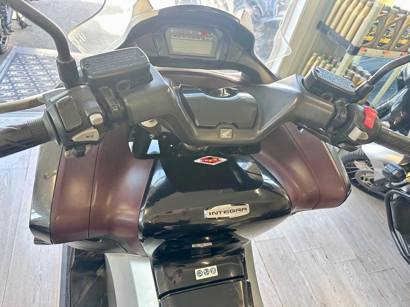 Honda Integra 700i ABS 03.2012г., снимка 2 - Мотоциклети и мототехника - 53837078