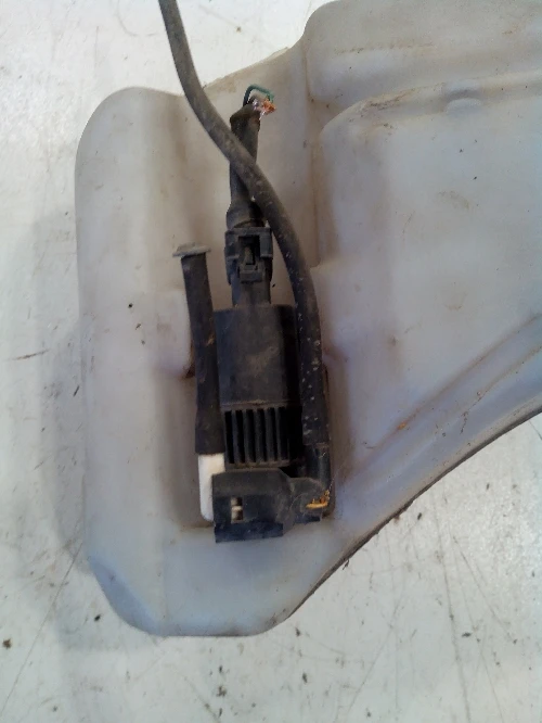 Помпа чистачки за Рено Меган