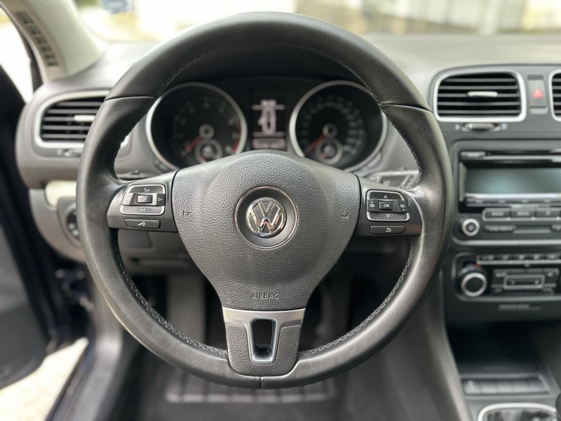 VW Golf 1.4 Бензин/ Регистриран / Топ състояние, снимка 12 - Автомобили и джипове - 46454677