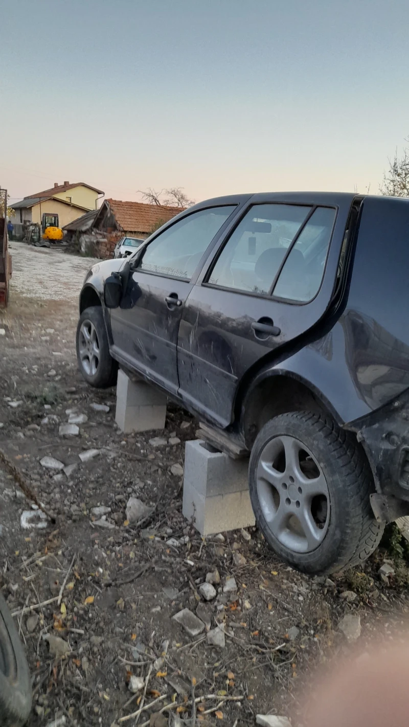 VW Golf, снимка 6 - Автомобили и джипове - 48121604