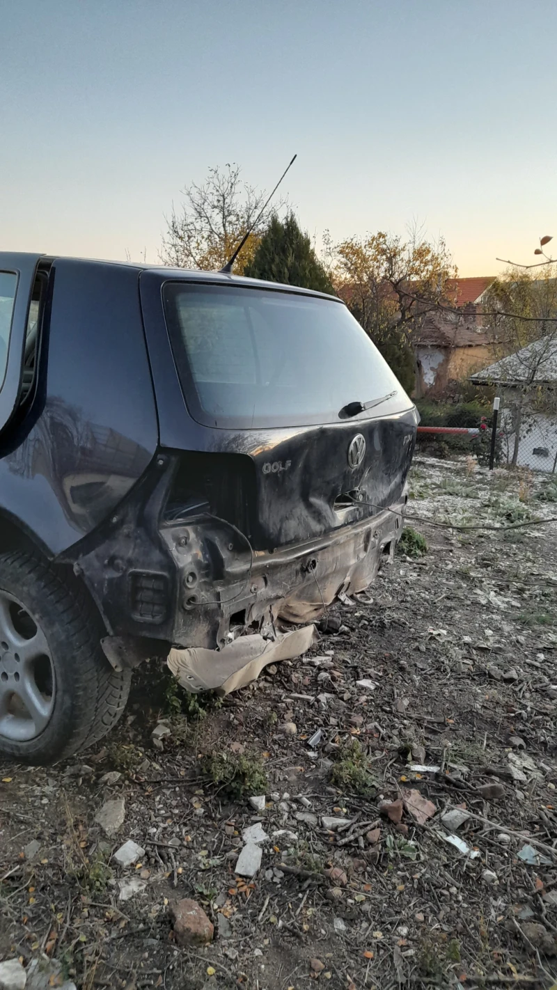 VW Golf, снимка 7 - Автомобили и джипове - 48121604